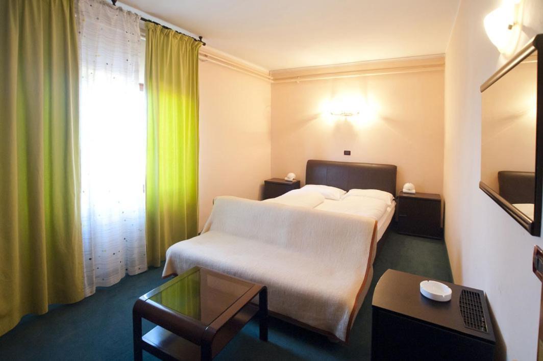 Hotel Zephyr - Plovanija 布耶 客房 照片